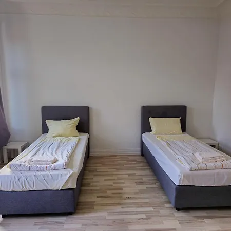 Grosszuegiges Mit Balkon Und 3 Schlafzimmern * Neumünster