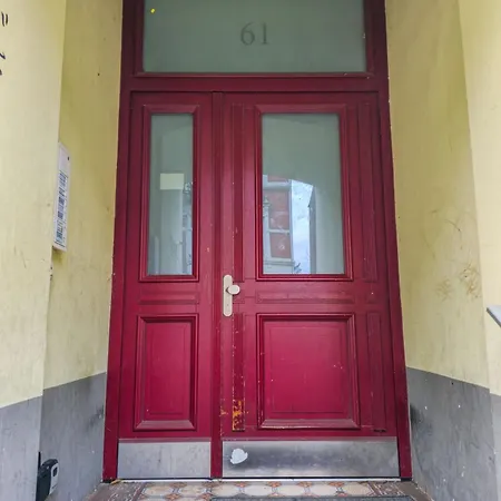 Grosszuegiges Mit Balkon Und 3 Schlafzimmern Apartamento Neumünster