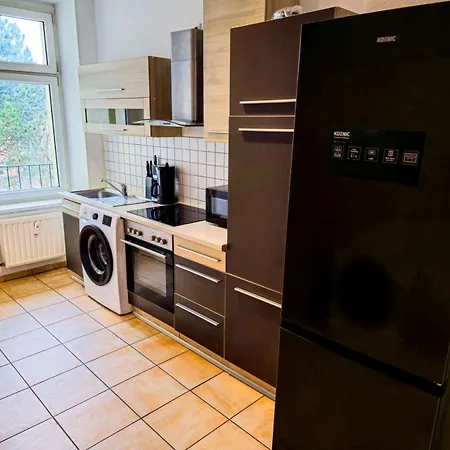 Grosszuegiges Mit Balkon Und 3 Schlafzimmern Apartamento