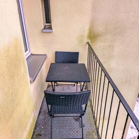 Grosszuegiges Mit Balkon Und 3 Schlafzimmern * Neumünster